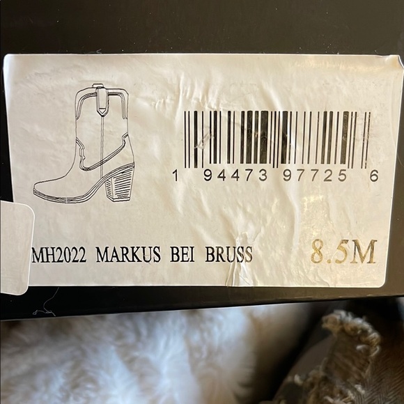 MIA Women's Cream Western Ankle Boots - Picture 3 of 3